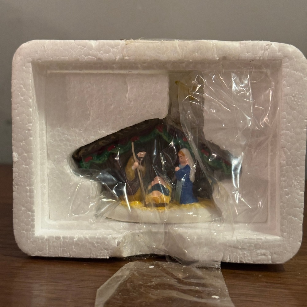 Department 56 Snow Village Nativity Figurine 4030755 Baby Jesus Creche Dept 56 - Picture 7 of 8